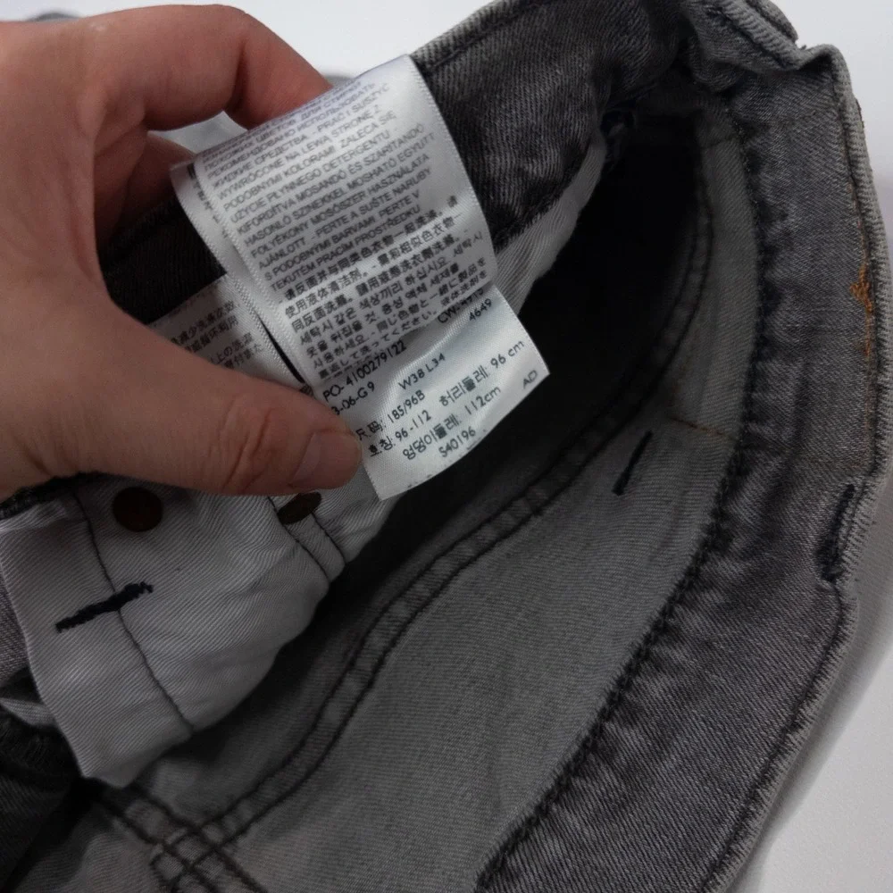 Levi's 541 Athletic Taper Shorts Mens 38 Gray Good Raw Hem Cut Off Denim